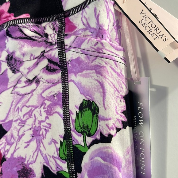 NWT Victoria’s Secret Incredible Essential Leggings - Picture 7 of 16